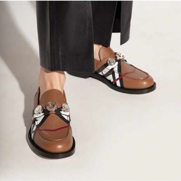 Authentic Burberry Loafers - Picture 11 of 11